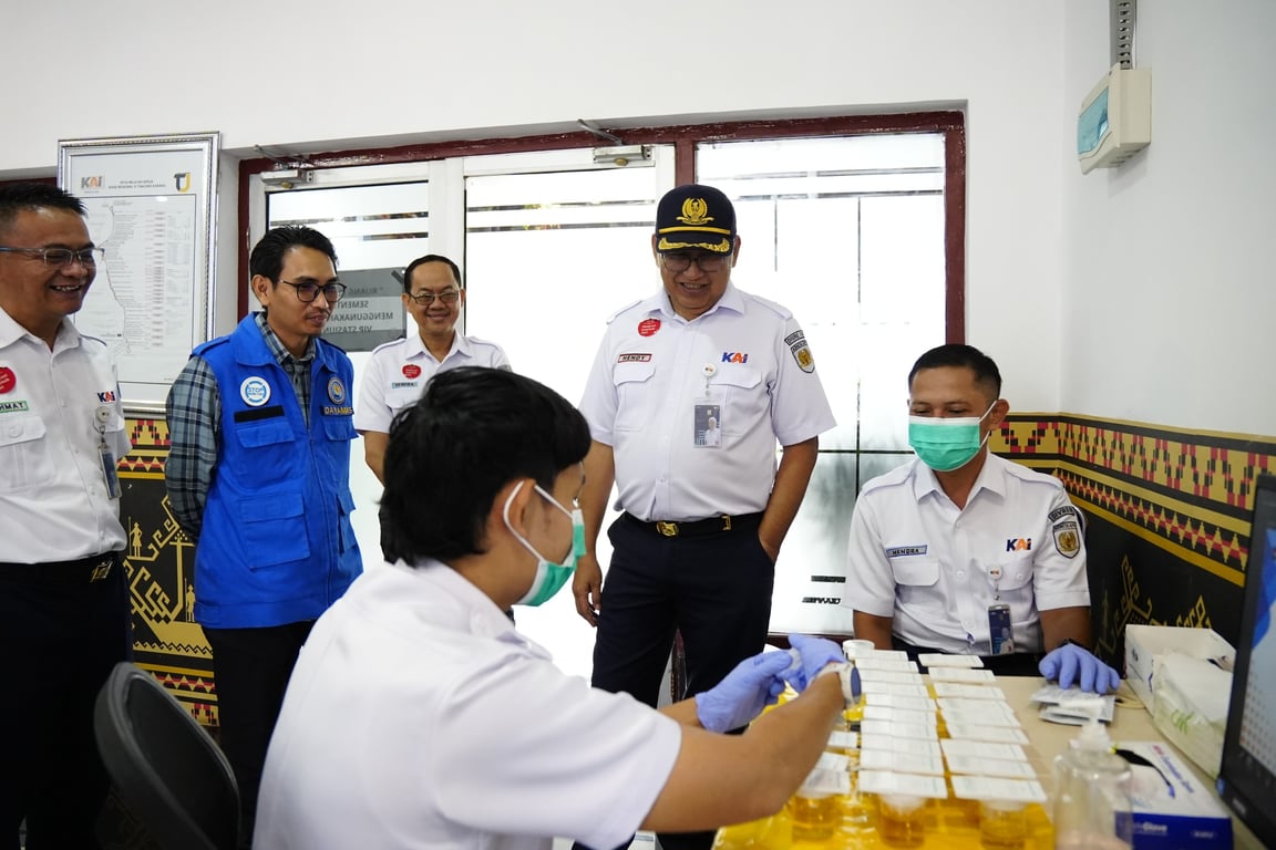 Pastikan Angkutan Lebaran 2026 Aman, KAI Divre IV Tanjungkarang Gandeng BNN Lampung Gelar Tes Narkoba Petugas KA